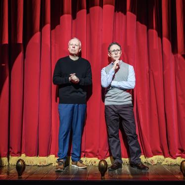 inside no. 92. L-R Steve Pemberton and Reece Shearsmith. Credit Marc Brenner.jpg